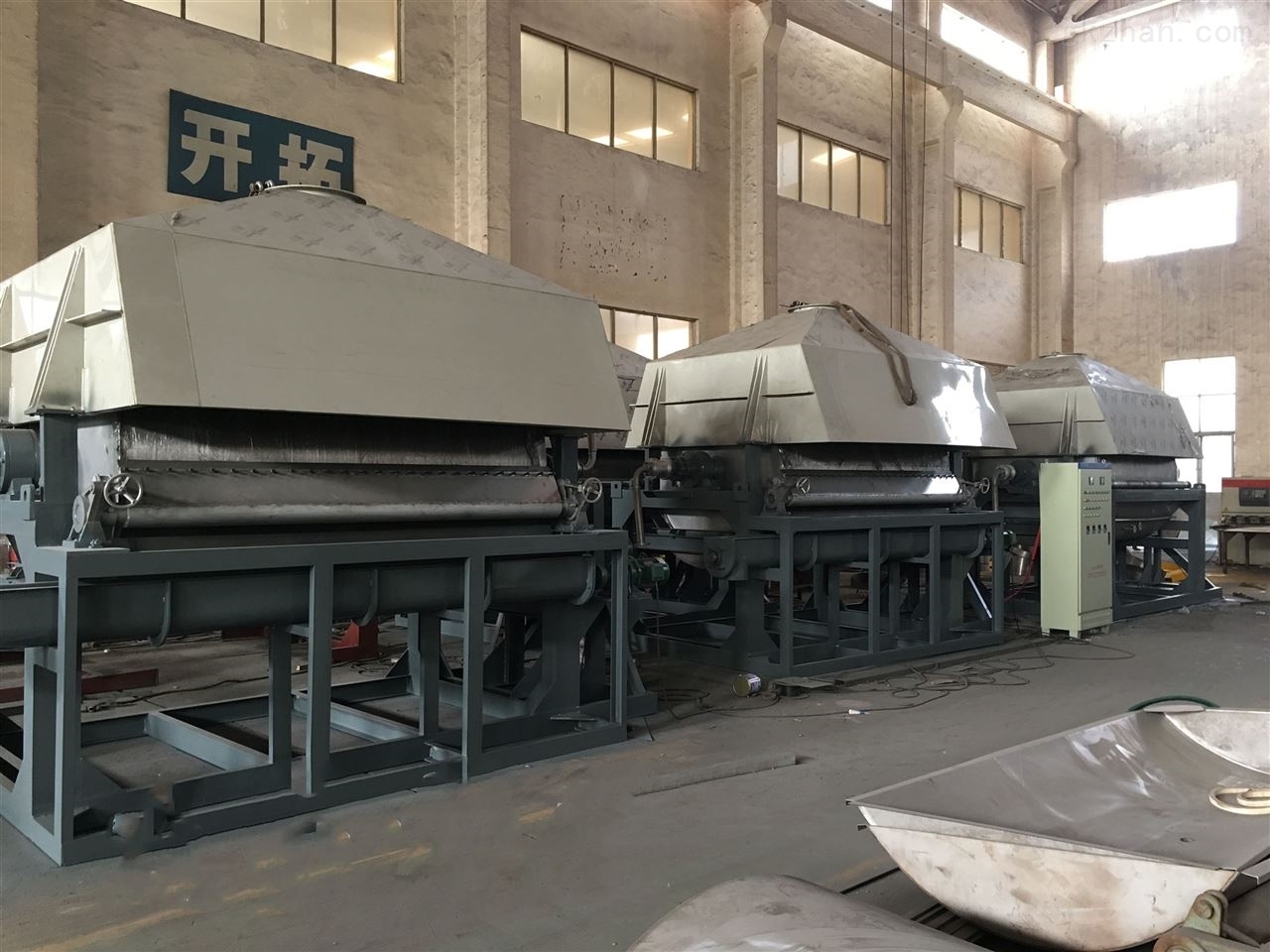 滚筒刮板干燥机的特点有哪些？